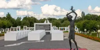 Красный берег - лагерь короткого детства